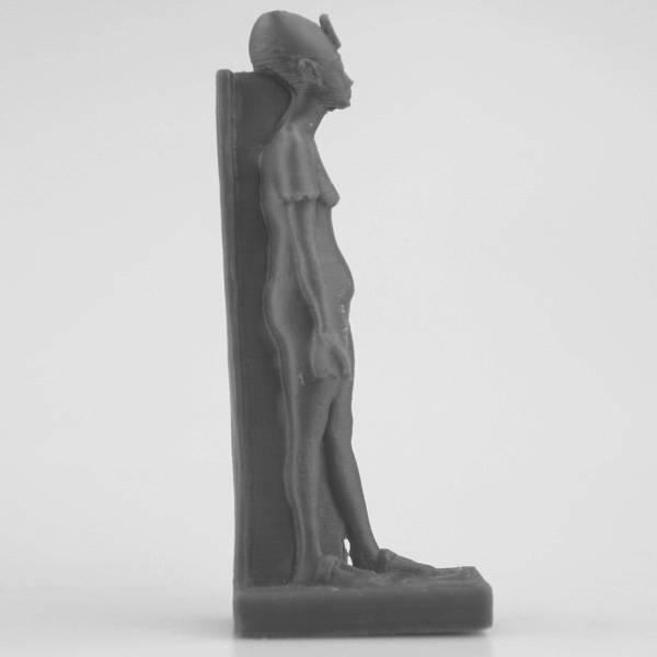 standing striding figure of nefertiti at nueue museum berlin