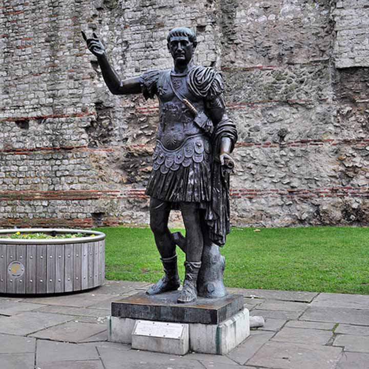 statue of trajan at tower hill london