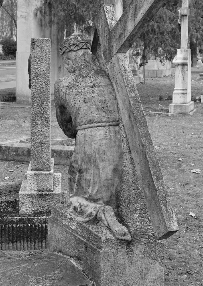 jesus sculpture in fiumei grave yard