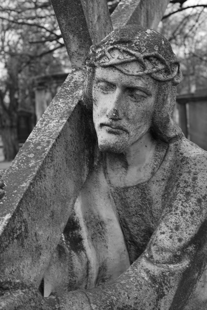 jesus sculpture in fiumei grave yard