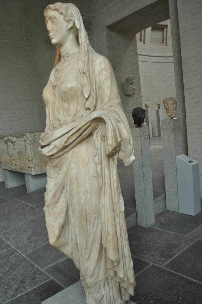 statue of a woman